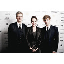 Thumb_petercapaldi_oliviacolman_harrytreadaway_photoby_juliasukan_drawhq_12